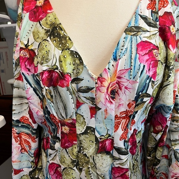 Floral V-Neck Maxi Dress - Picture 2 of 7